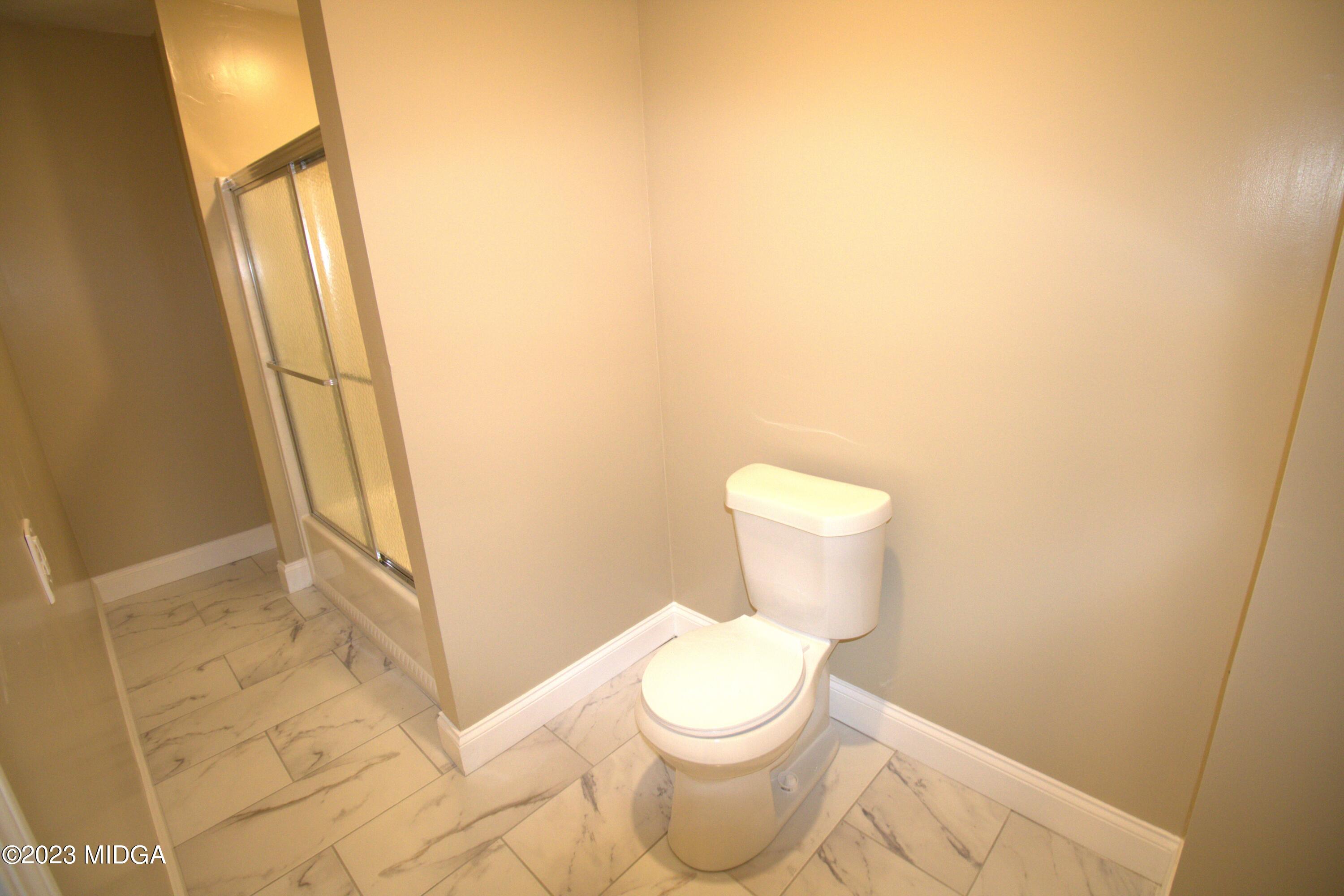 4165 Mumford Road Macon, GA 31204 - Photo 26 of 40 hall bath
