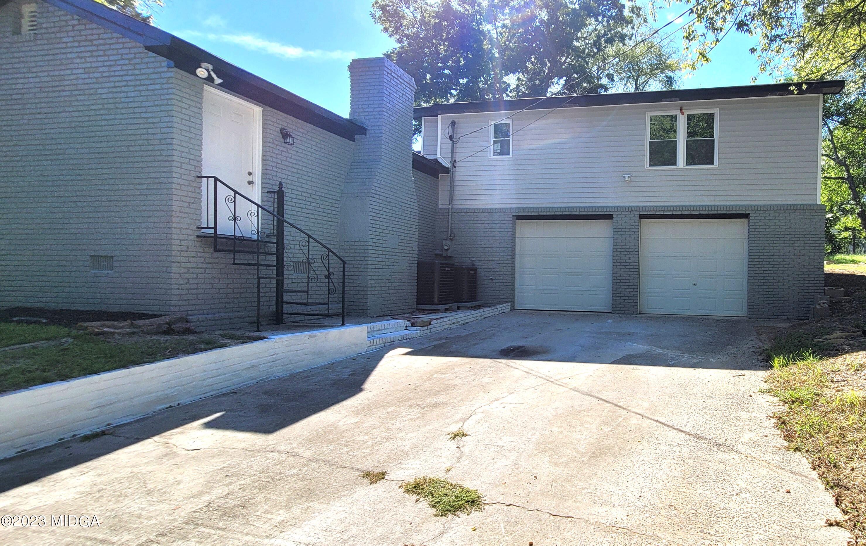 4165 Mumford Road Macon, GA 31204 - Photo 39 of 40 4165 garageside