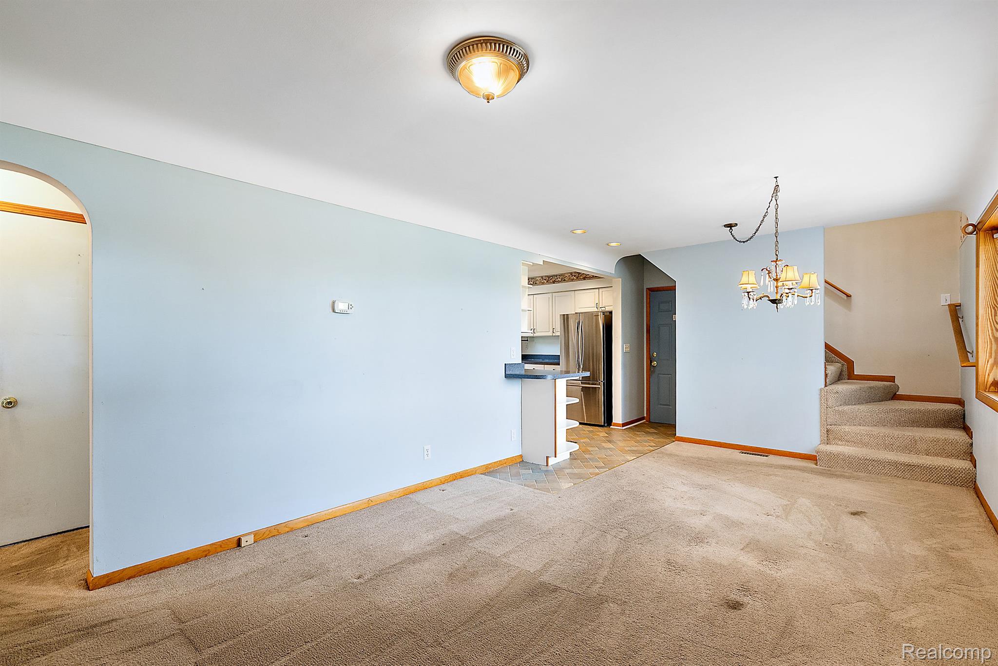 176 Crescent Road Waterford, MI 48327 - Photo 10 of 61 Lots of space for a table