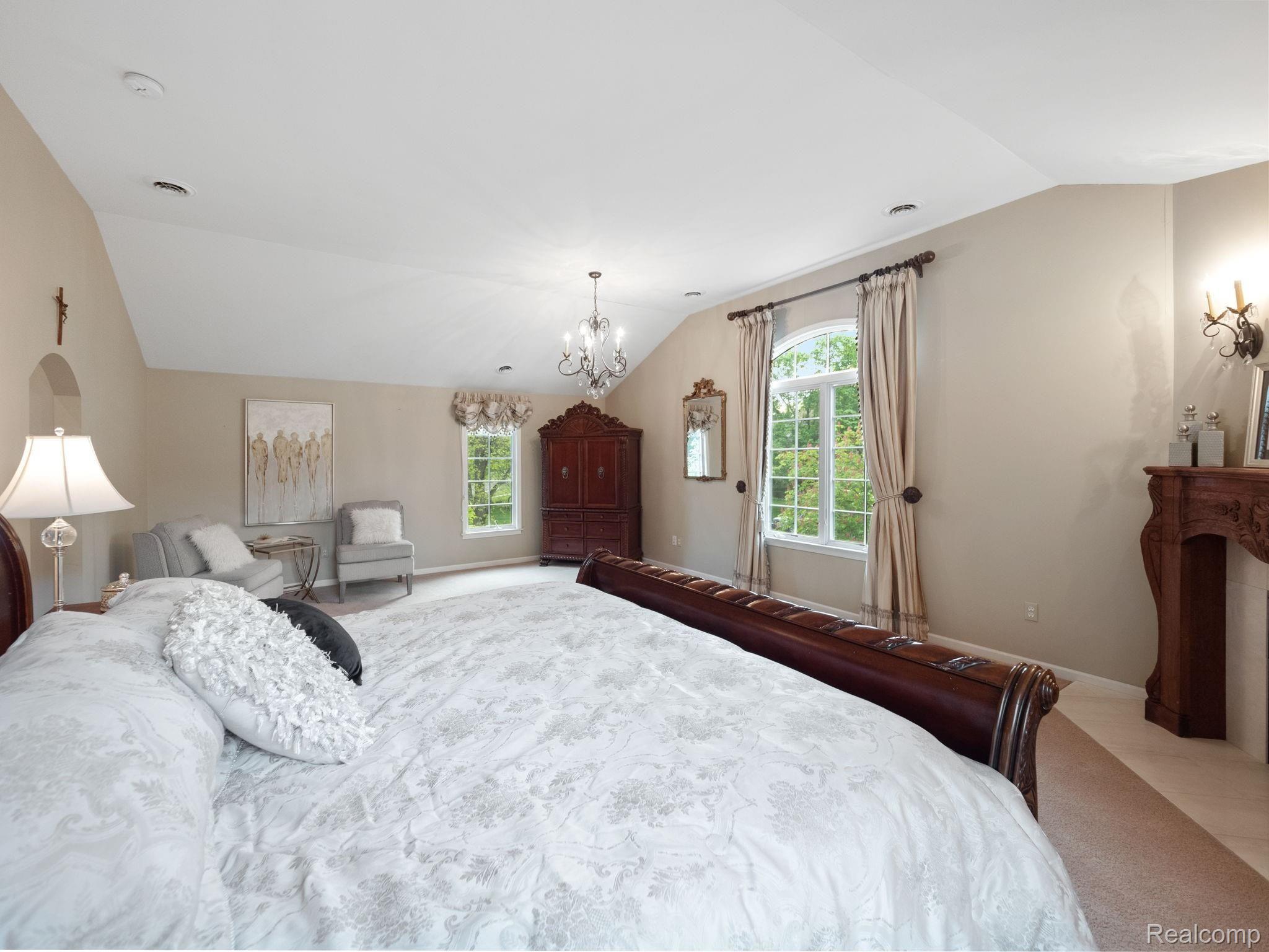 554 Glengarry Road Bloomfield Hills, MI 48301 - Photo 24 of 40 P2911030.jpg
