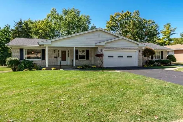 $1,750 | 4121 Crosby Street, Rockford, IL 61107