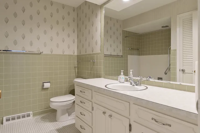 $1,750 | 4121 Crosby Street, Rockford, IL 61107