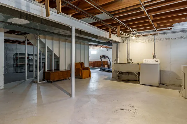 $1,750 | 4121 Crosby Street, Rockford, IL 61107