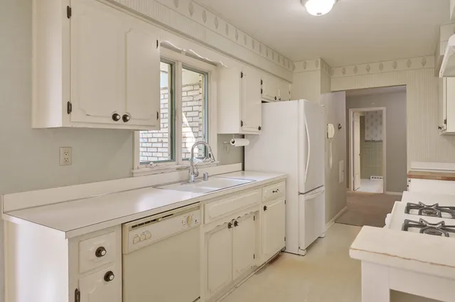 $1,750 | 4121 Crosby Street, Rockford, IL 61107