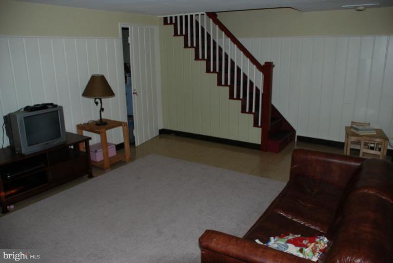 3711 Delverne Road Baltimore, MD 21218 - Photo 10 of 20 a living room with furniture