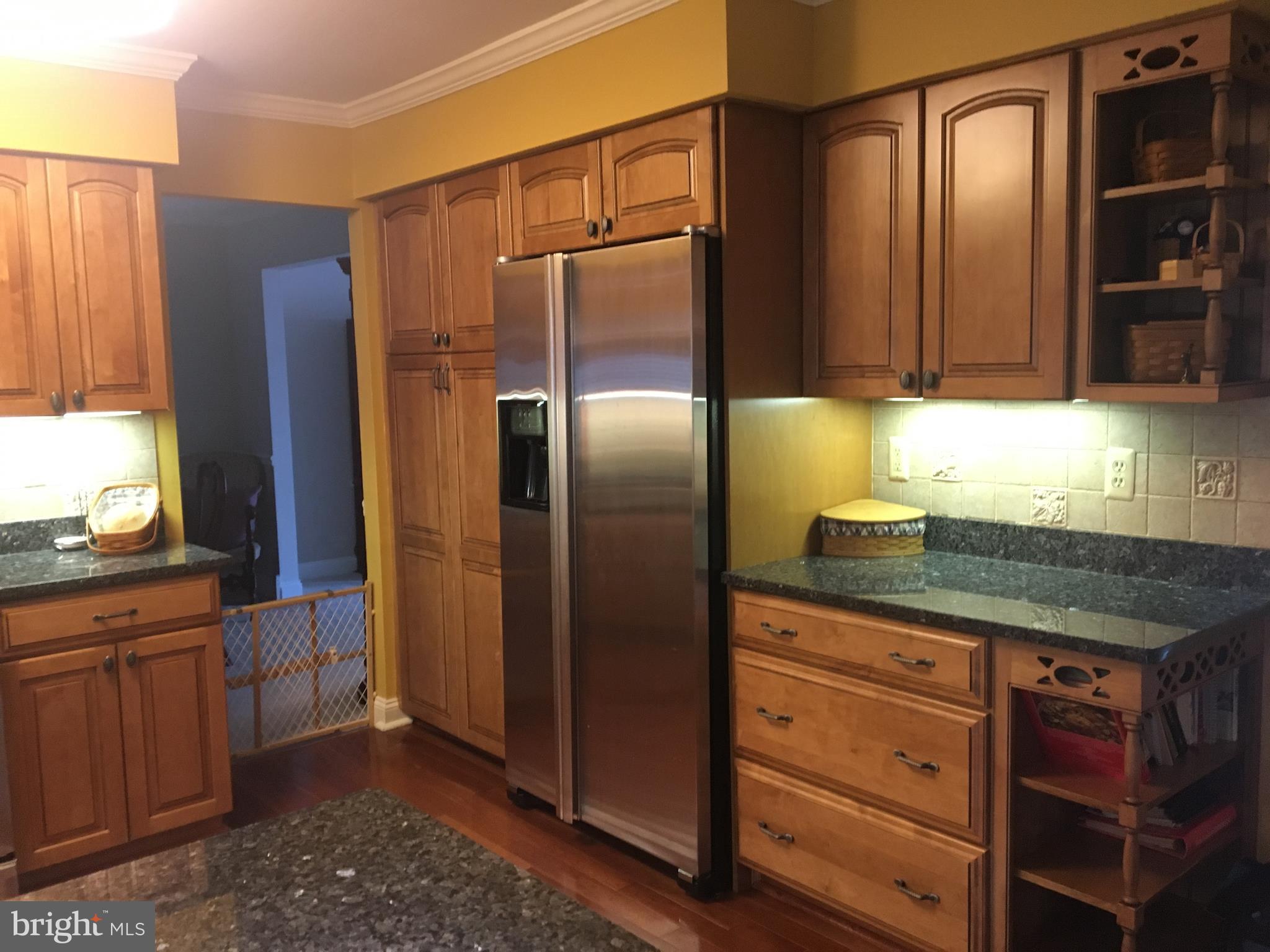 9 Framingham Road Edgewater Park, NJ 08010 - Photo 11 of 22 Kitchen