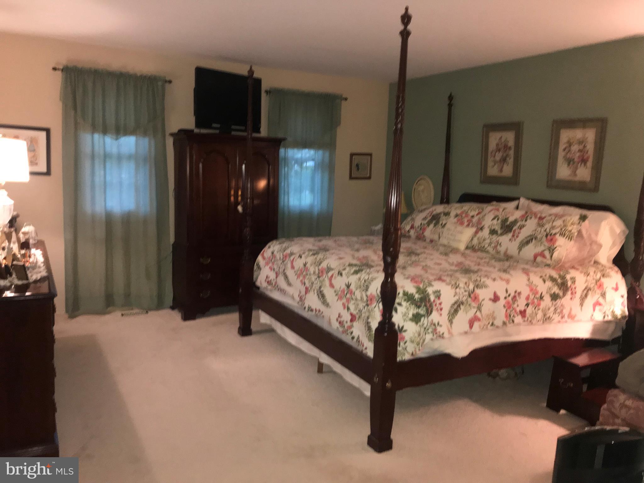 9 Framingham Road Edgewater Park, NJ 08010 - Photo 14 of 22 Master BR