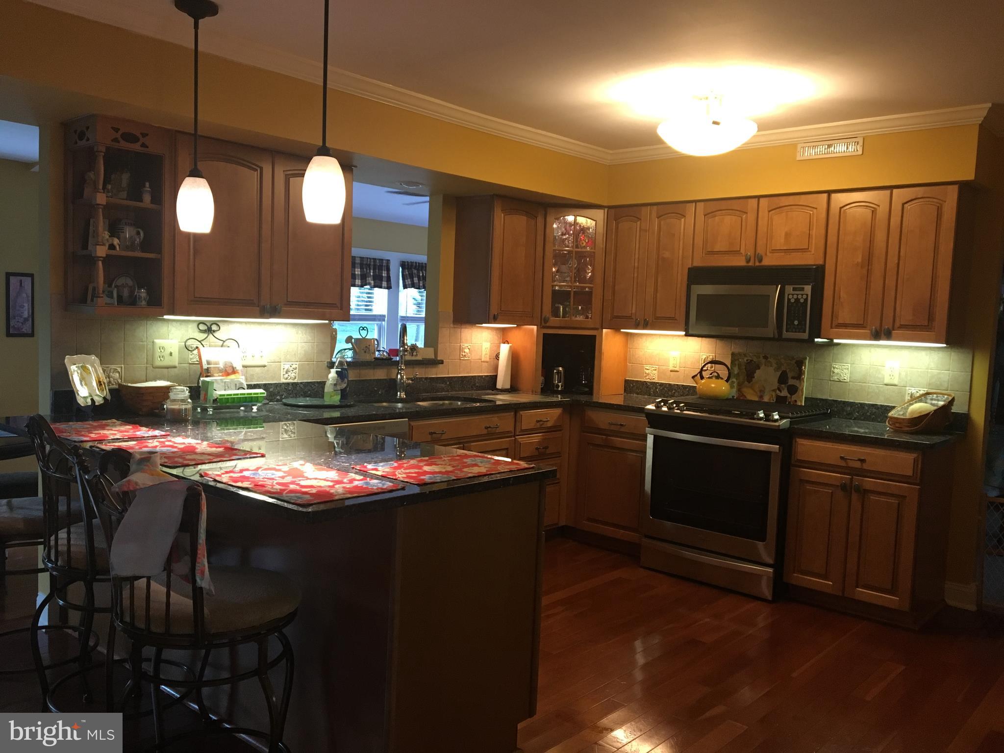 9 Framingham Road Edgewater Park, NJ 08010 - Photo 10 of 22 Kitchen