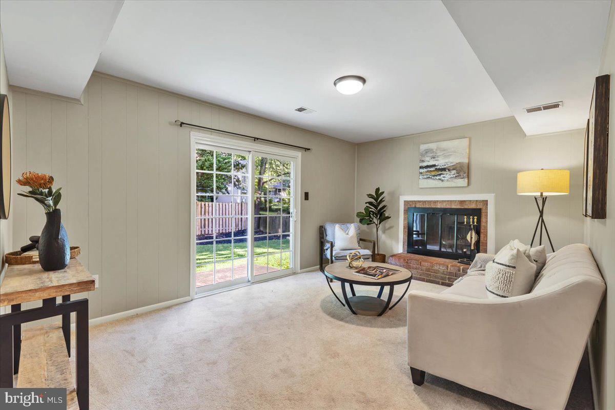 10403 Collingham Drive Fairfax, VA 22032 - Photo 13 of 39