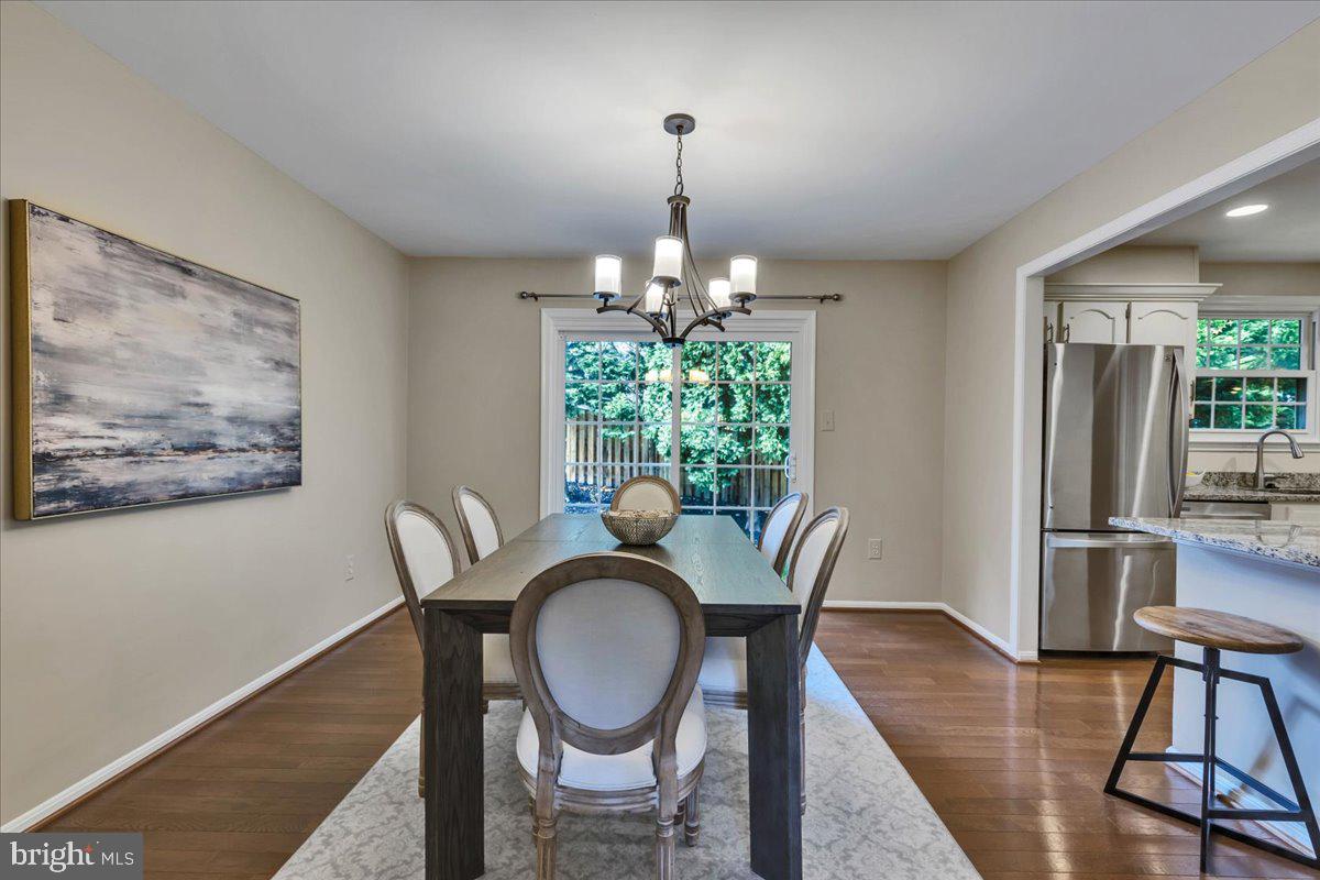 10403 Collingham Drive Fairfax, VA 22032 - Photo 6 of 39