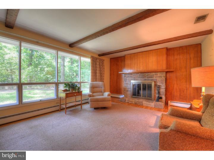 233 Burrs Road Burlington, NJ 08016 - Photo 3 of 10 Living Room