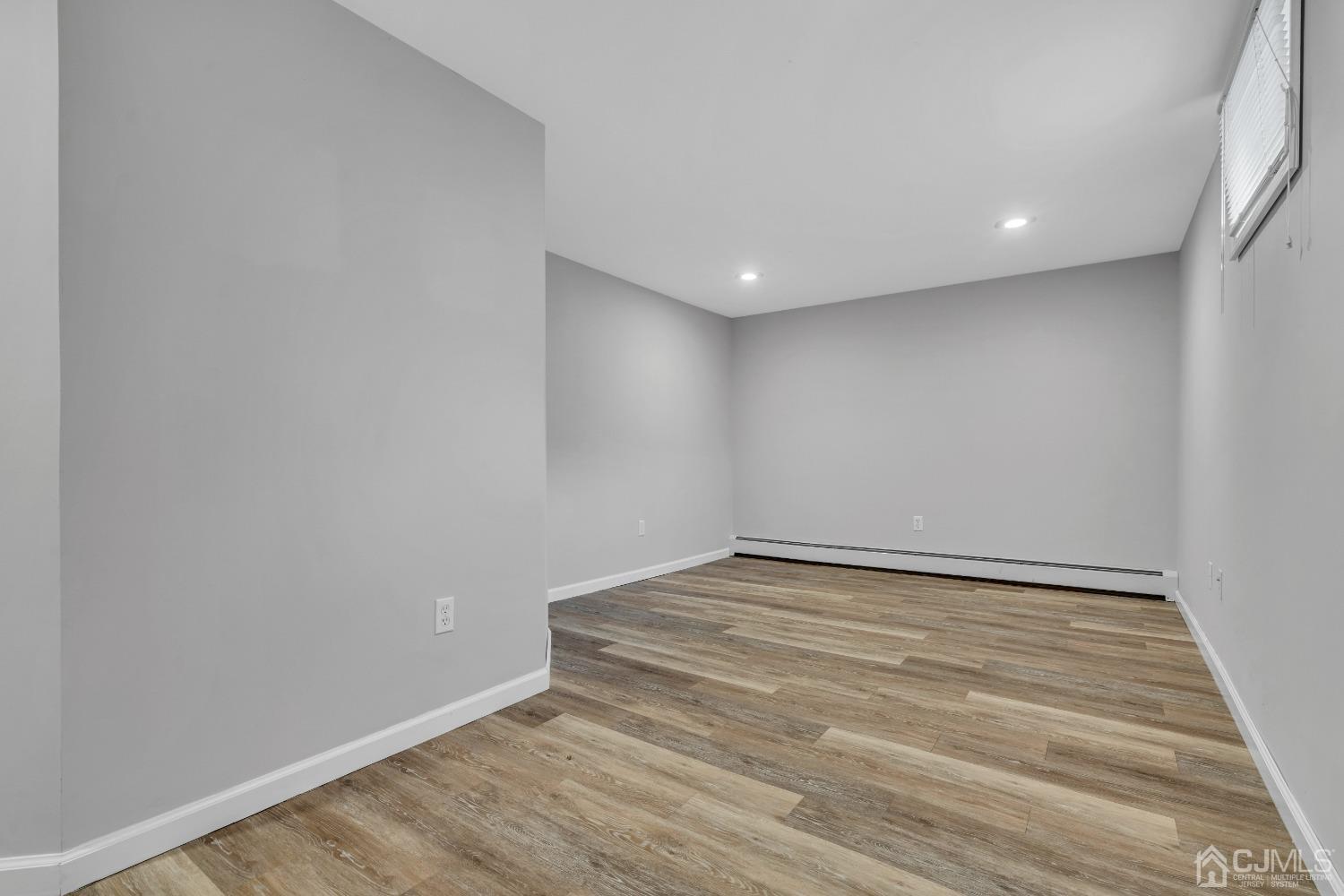 299 Fulton Street Middlesex, NJ 08846 - Photo 32 of 37 a view of room