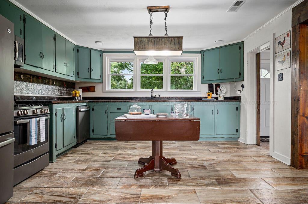 2388 Old Parrish Road Parrish, AL 35580 - Photo 8 of 29 Gallery Image 8