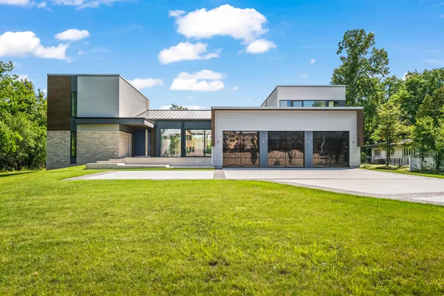 $2,999,999 | 711 Becker Road, Glenview, IL 60025