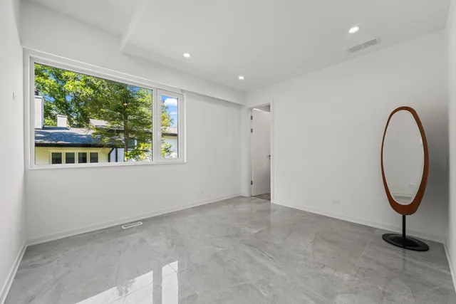 $2,999,999 | 711 Becker Road, Glenview, IL 60025