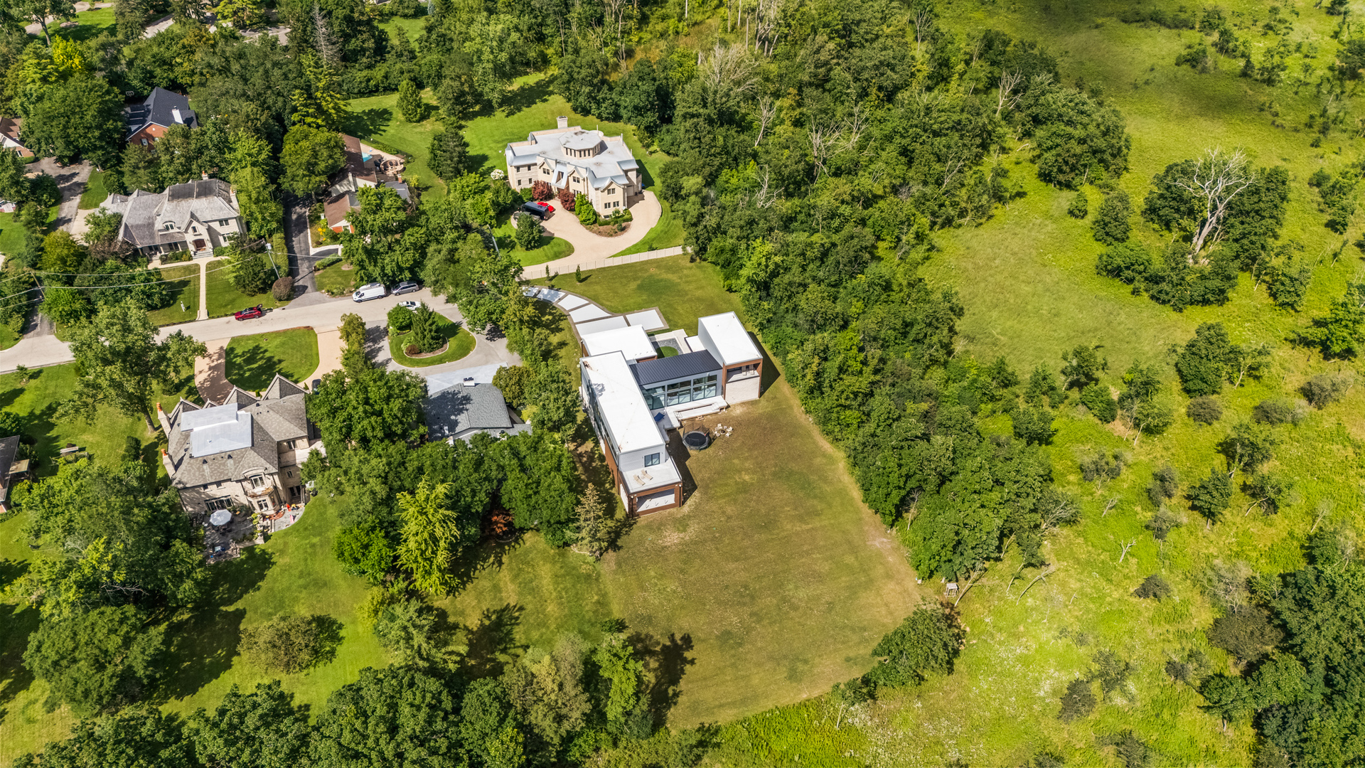 711 Becker Road Glenview, IL 60025 - Photo 80 of 85 a view of a yard with plants