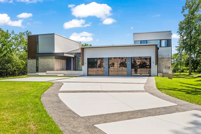 $2,999,999 | 711 Becker Road, Glenview, IL 60025