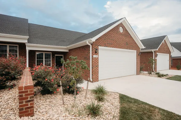 $399,900 | 182 Villa Oak Circle, Bedford, VA 24523