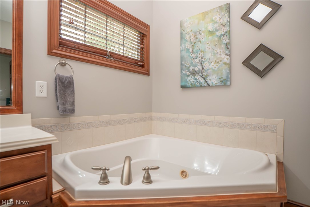 6612 Greyhawk Street Northwest Canton, OH 44708 - Photo 23 of 50 Primary Bathroom