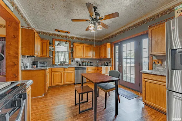 $254,900 | 216 3rd Street, Lincoln, IL 62656