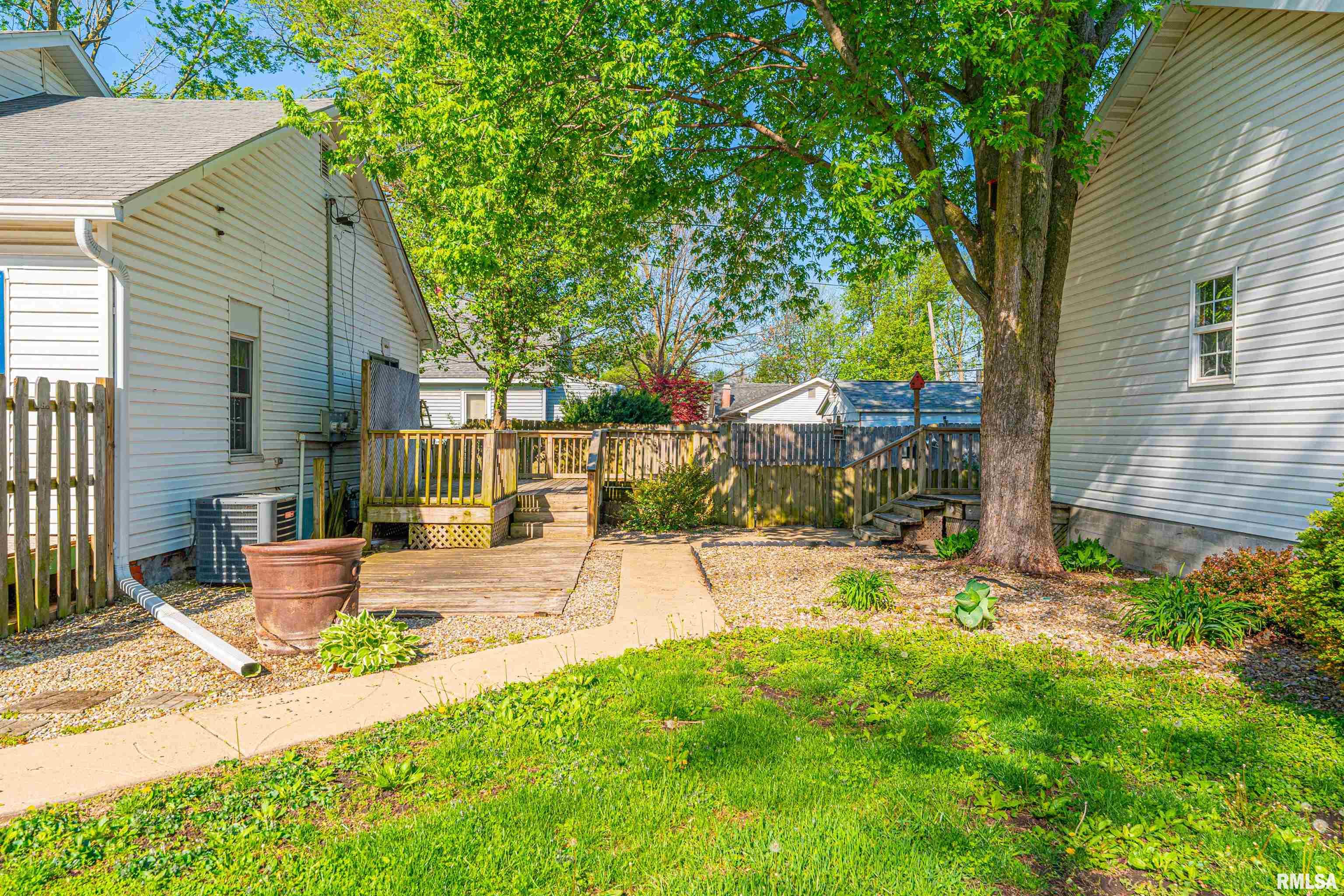 216 3rd Street Lincoln, IL 62656 - Photo 26 of 48