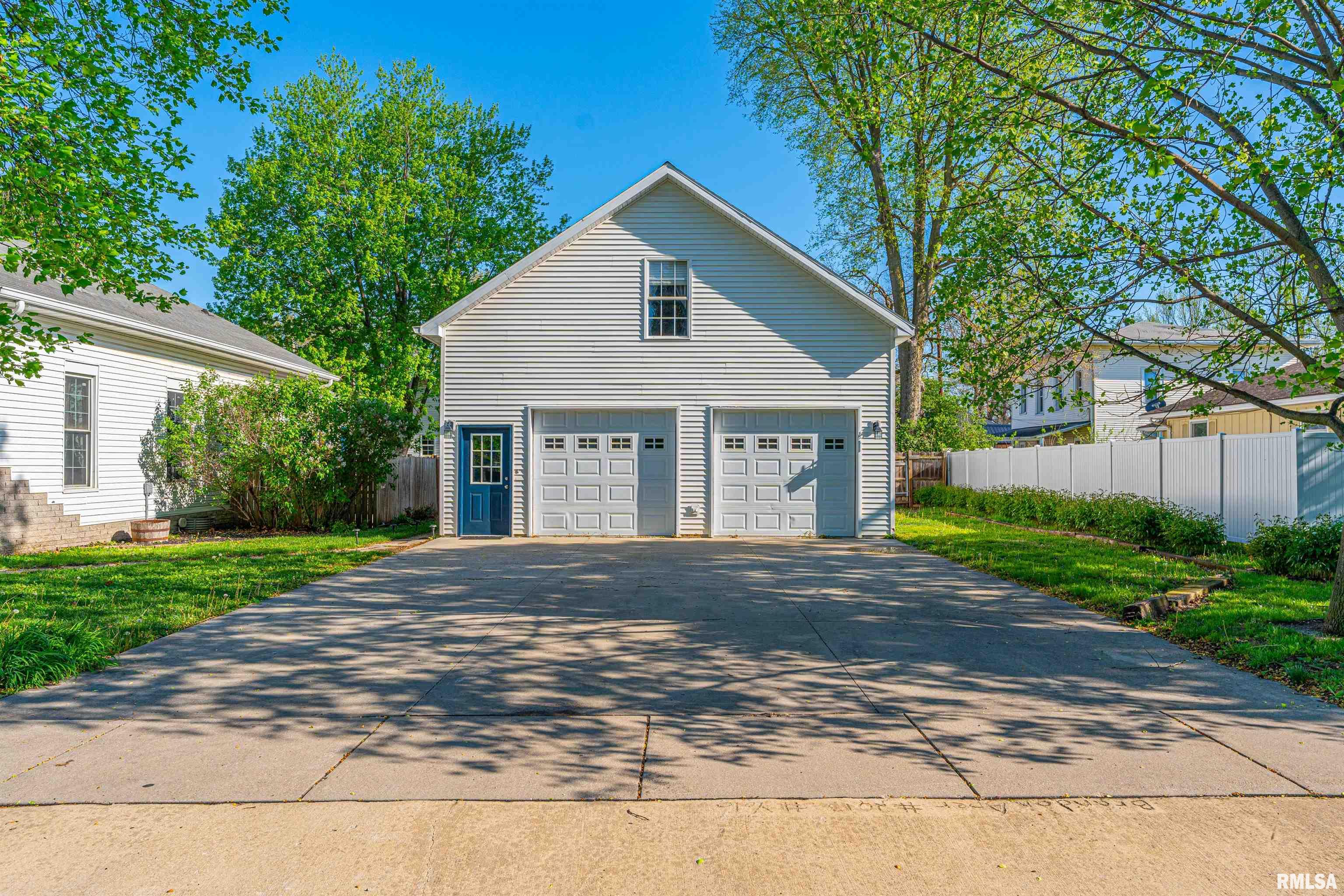 216 3rd Street Lincoln, IL 62656 - Photo 27 of 48