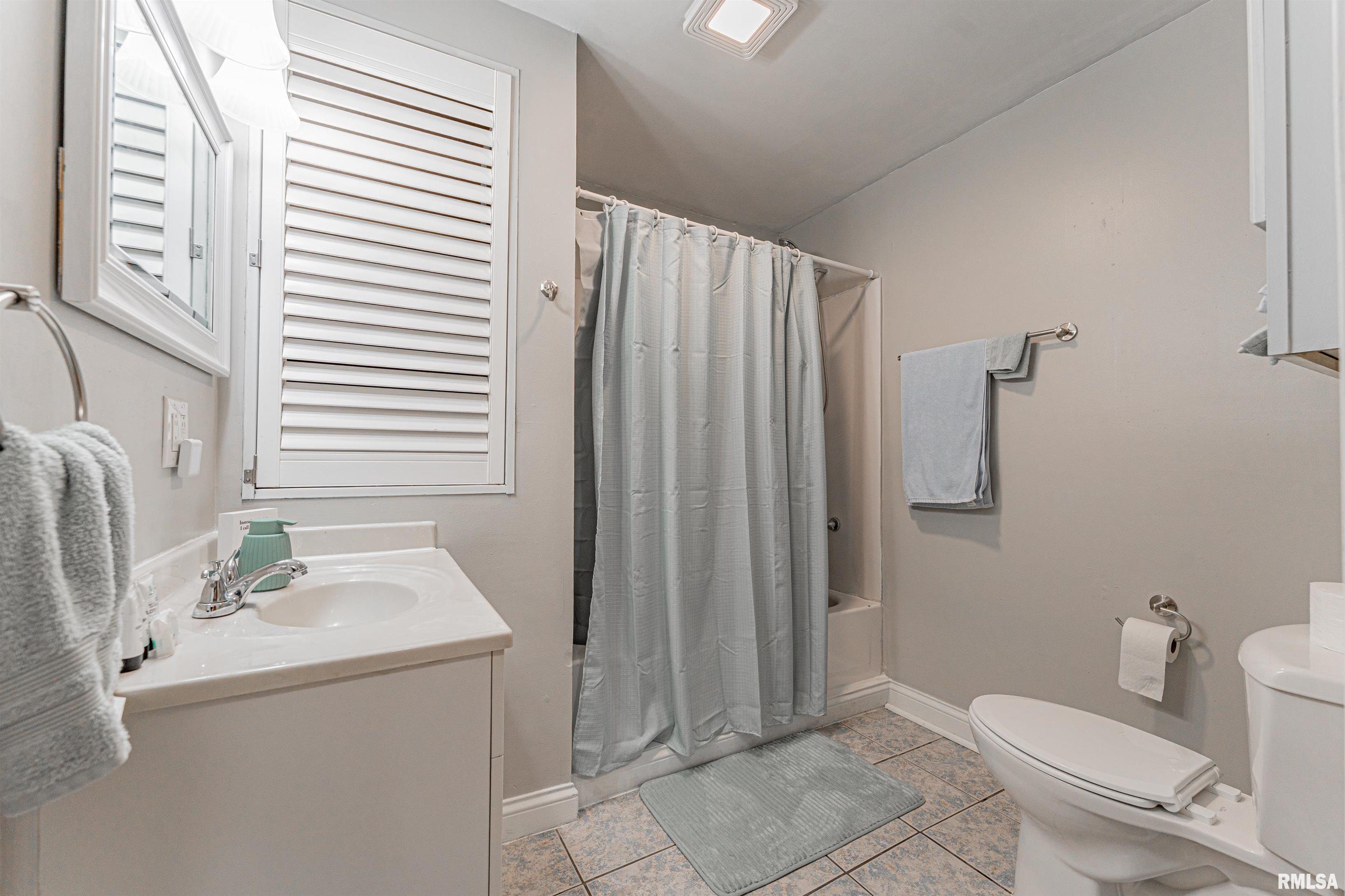 216 3rd Street Lincoln, IL 62656 - Photo 31 of 48