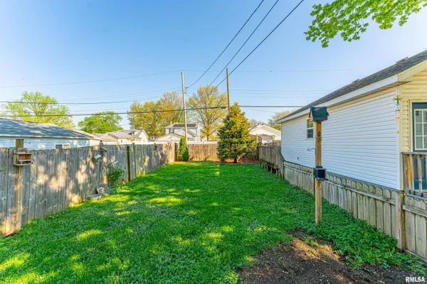 $254,900 | 216 3rd Street, Lincoln, IL 62656