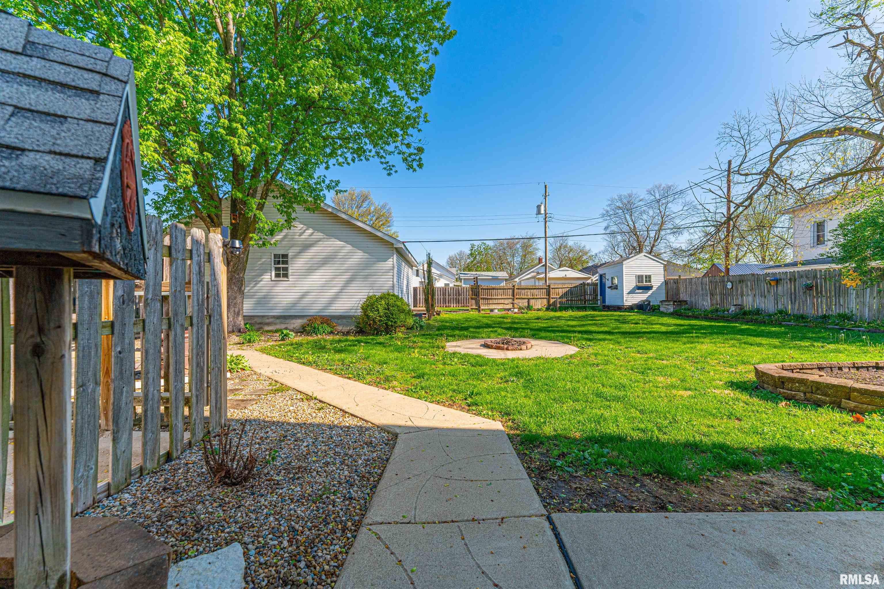 216 3rd Street Lincoln, IL 62656 - Photo 41 of 48