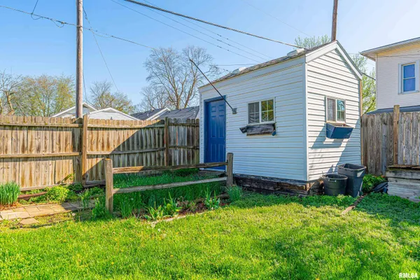 $254,900 | 216 3rd Street, Lincoln, IL 62656