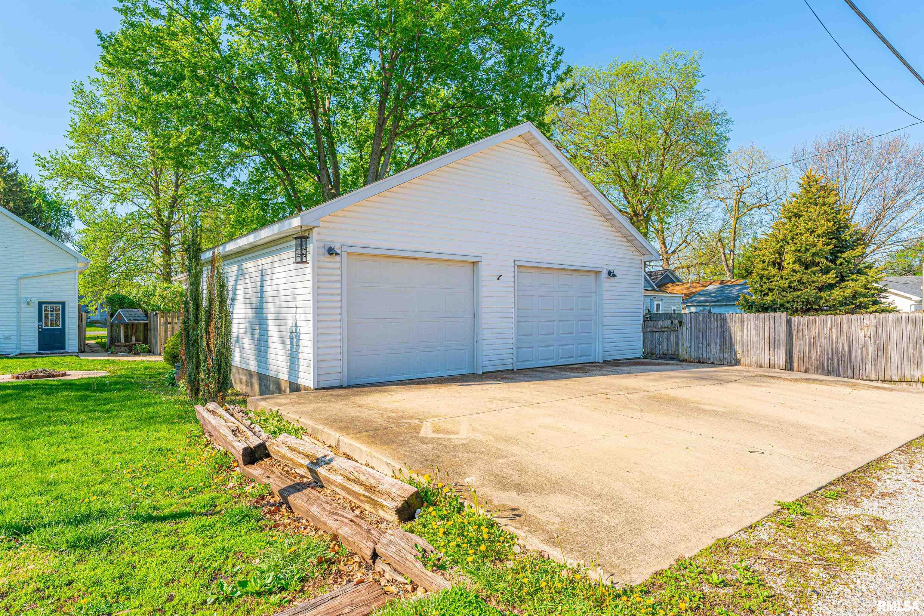 216 3rd Street Lincoln, IL 62656 - Photo 44 of 48