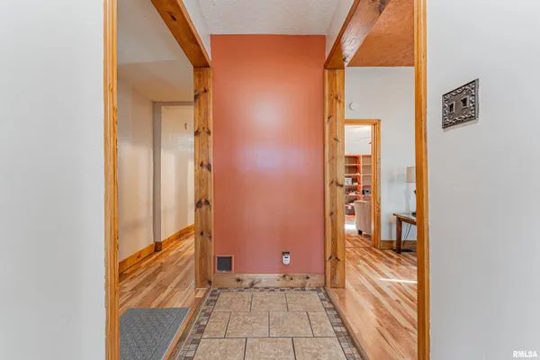 $254,900 | 216 3rd Street, Lincoln, IL 62656