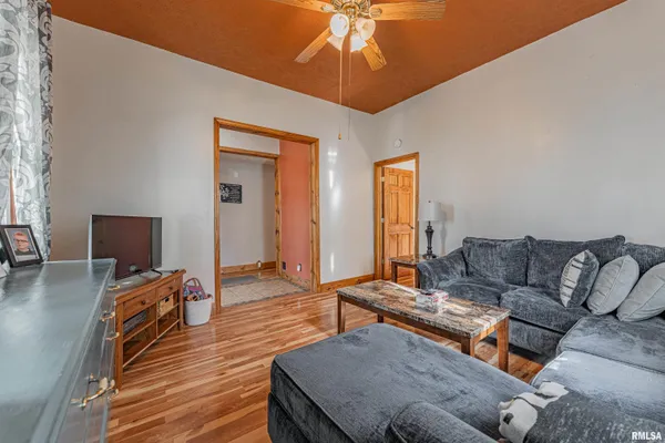 $254,900 | 216 3rd Street, Lincoln, IL 62656