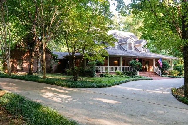 $759,000 | 693 Tower Hill Road, Livingston, TN 38570