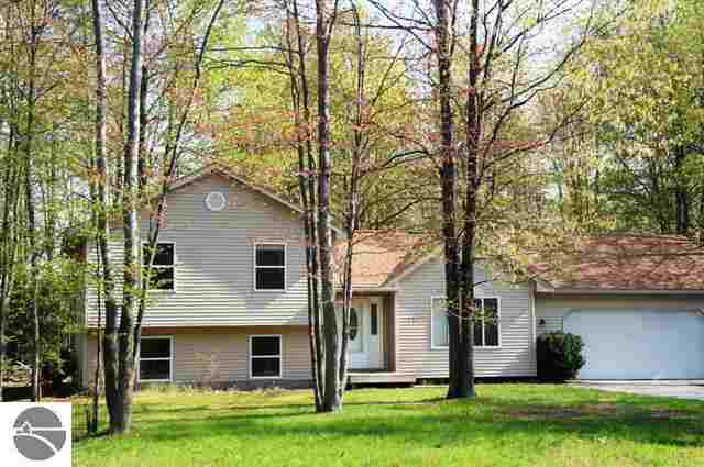 3256 Nimrod Road Traverse City, MI 49685 - Photo 2 of 31 1742577-1.JPG