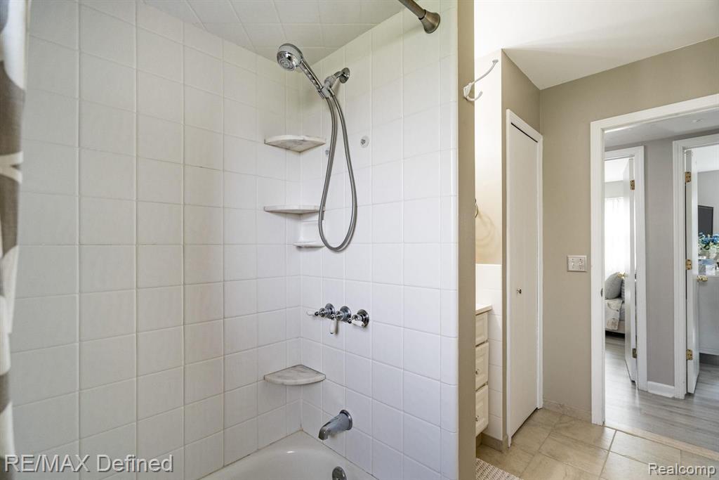 3014 Eastern Avenue Rochester Hills, MI 48307 - Photo 25 of 36