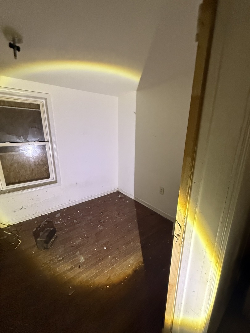 8417 South Escanaba Avenue Chicago, IL 60617 - Photo 11 of 22