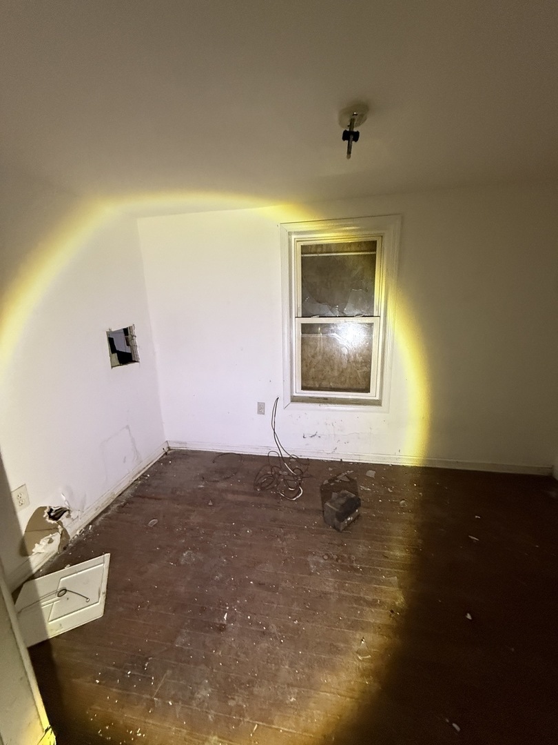 8417 South Escanaba Avenue Chicago, IL 60617 - Photo 10 of 22