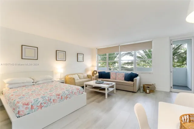 $2,700 | 100 Lincoln Road, Unit 312, Miami Beach, FL 33139