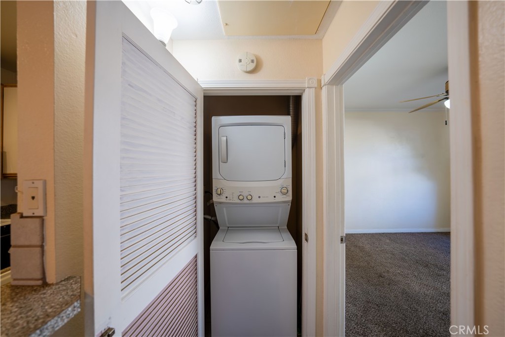 640 West 4th Street, Unit 101 Long Beach, CA 90802 - Photo 13 of 25 a utility room with dryer and washer