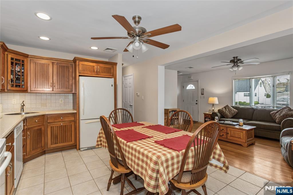 4 Lorelei Terrace Lodi, NJ 07644 - Photo 3 of 27