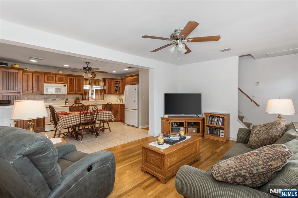 4 Lorelei Terrace Lodi, NJ 07644 - Photo 5 of 27