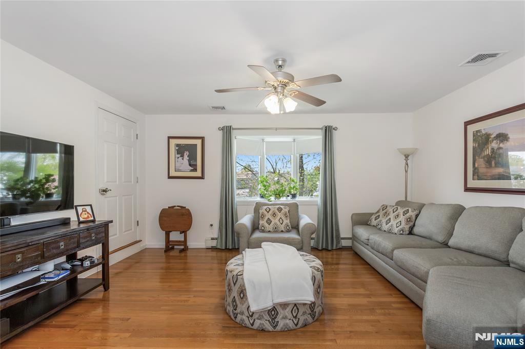 4 Lorelei Terrace Lodi, NJ 07644 - Photo 9 of 27