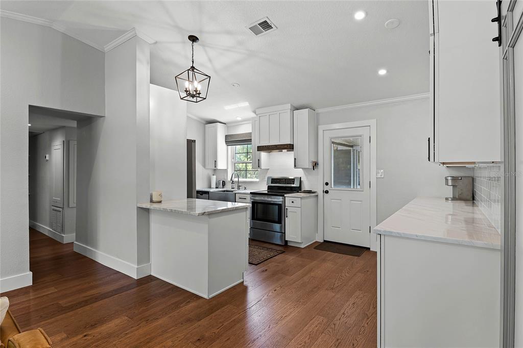 171 Tracy Road Lake Mary, FL 32746 - Photo 11 of 32 Gallery Image 11