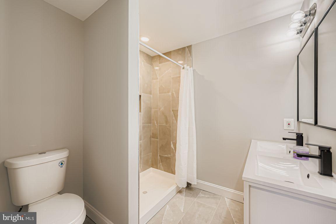 1217 Random Ridge Road Westminster, MD 21157 - Photo 25 of 40 Primary Bathroom
