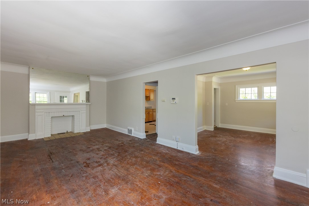 14650 Superior Road Cleveland, OH 44118 - Photo 3 of 50