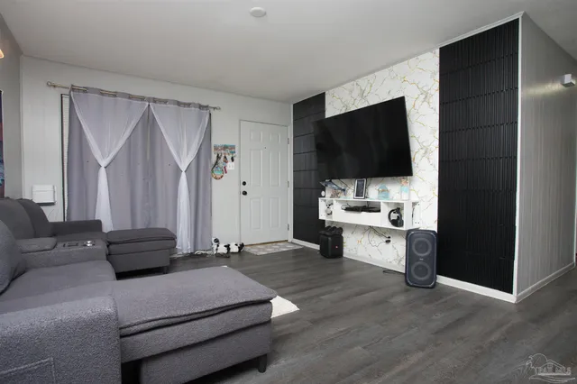 $1,750 | 925 Twinbrook Avenue, Pensacola, FL 32505