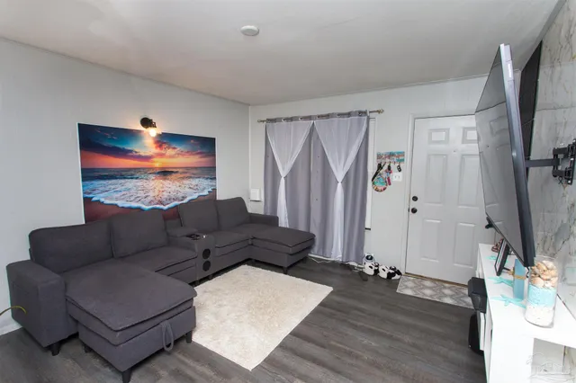 $1,750 | 925 Twinbrook Avenue, Pensacola, FL 32505