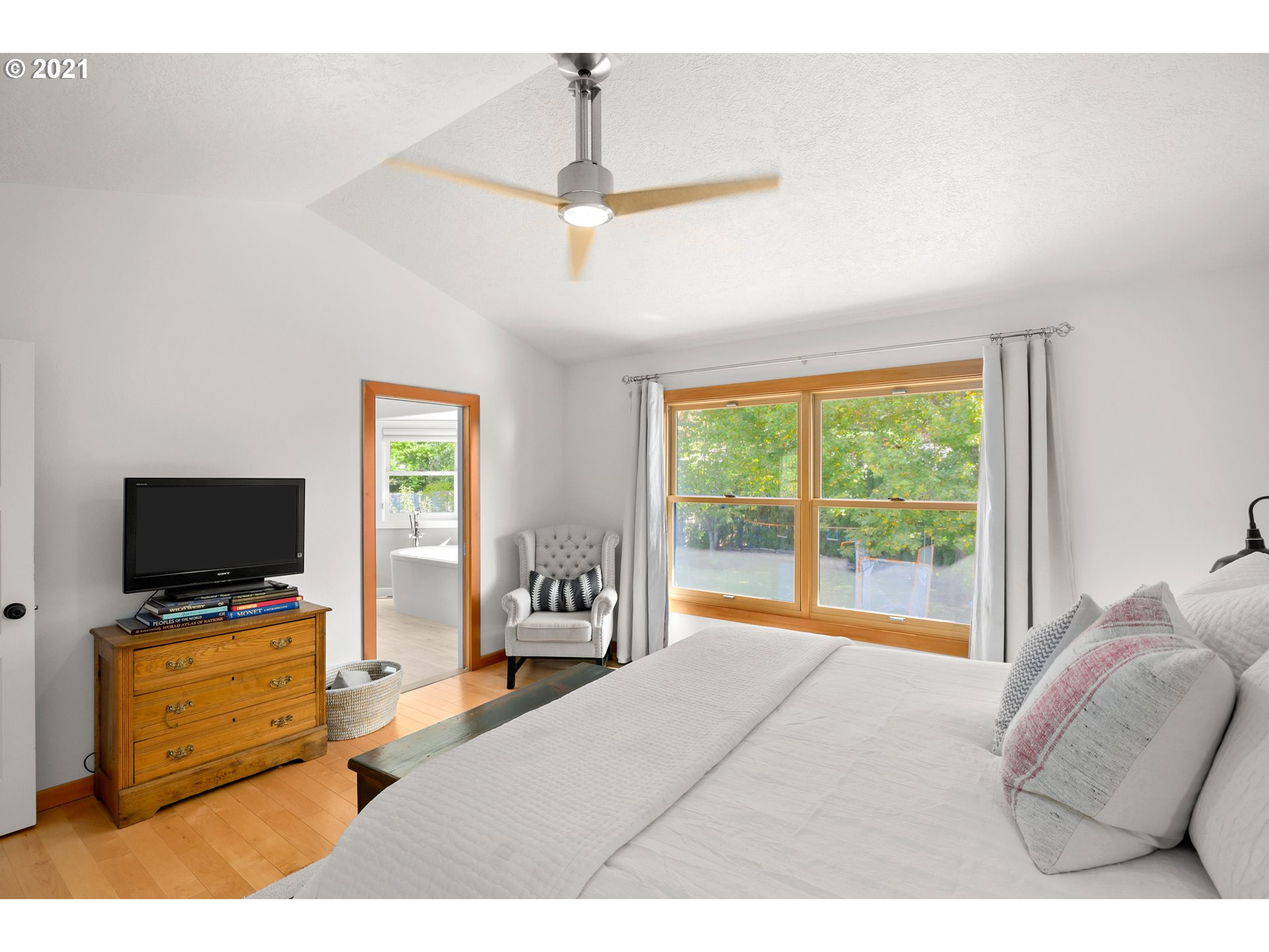 3718 Rivers Edge Drive Lake Oswego, OR 97034 - Photo 22 of 32 Gallery Image 22
