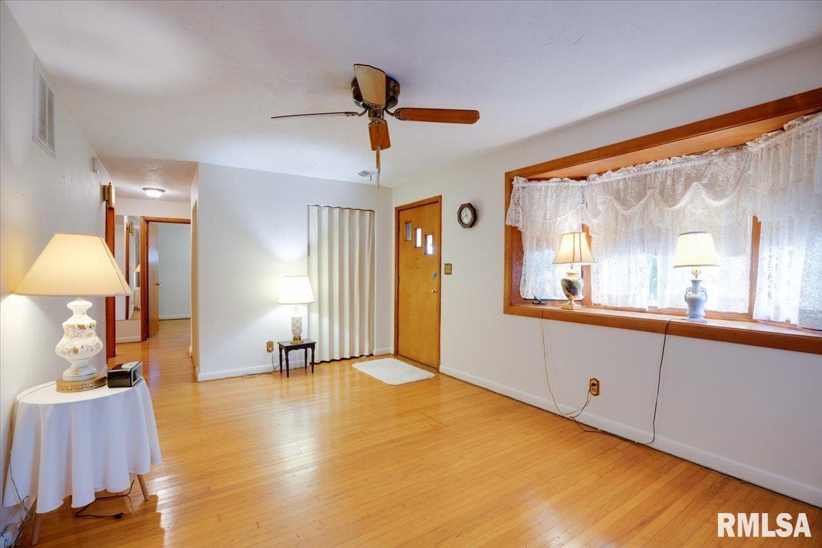 3607 East Hooker Street Springfield, IL 62703 - Photo 4 of 14 Gallery Image 4
